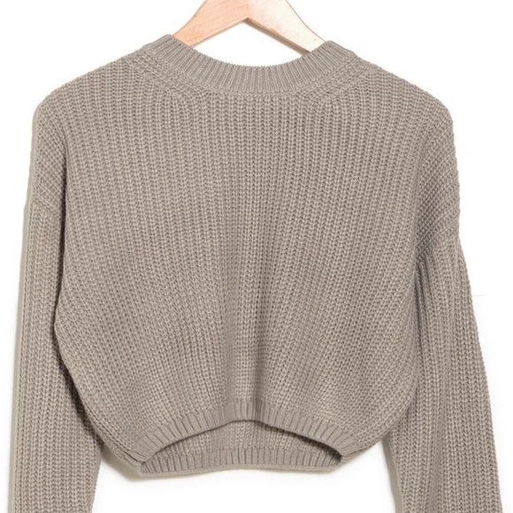 Elodie Gray Acrylic Cropped Crew Neck Ribbed Sweater NWT - Picture 3 of 6